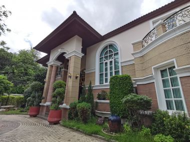 House and office warehouse