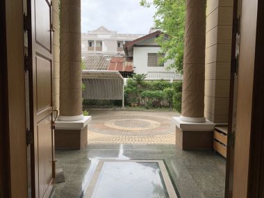 House and office warehouse