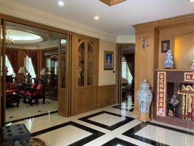 House and office warehouse