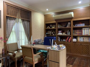 House and office warehouse