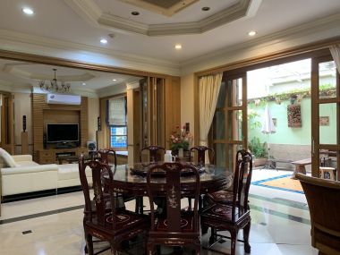 House and office warehouse