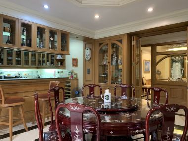 House and office warehouse