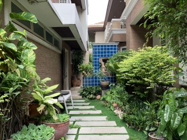 House and office warehouse