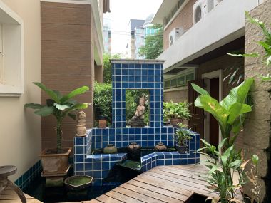 House and office warehouse