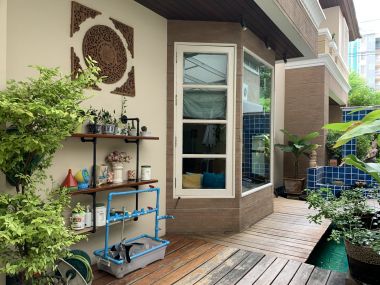 House and office warehouse