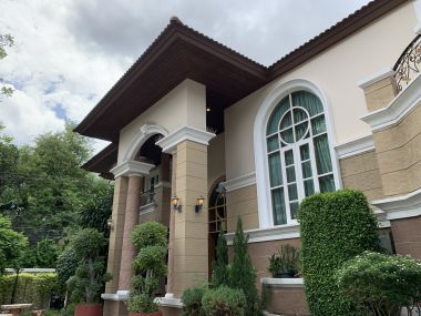 House and office warehouse