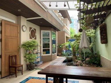 House and office warehouse