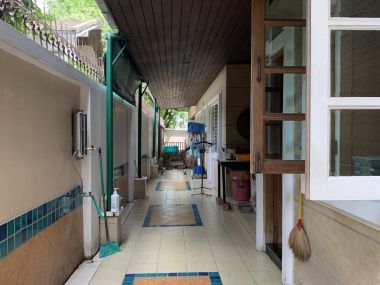 House and office warehouse