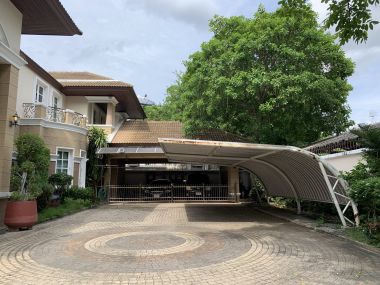 House and office warehouse