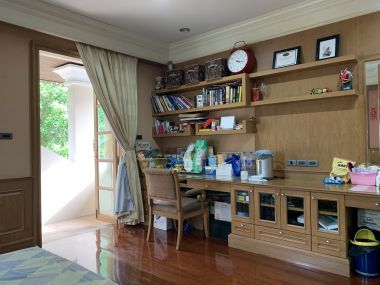 House and office warehouse