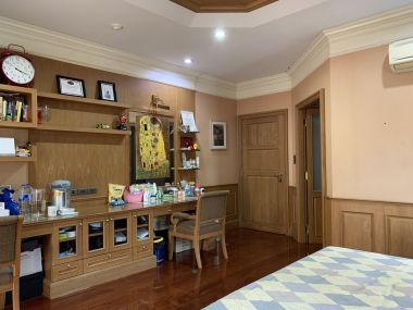 House and office warehouse