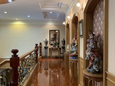 House and office warehouse