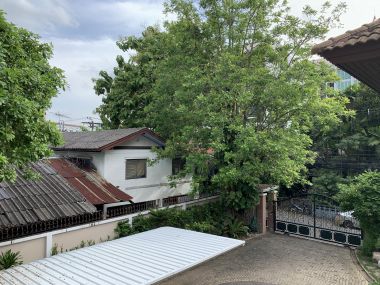 House and office warehouse