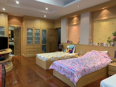 House and office warehouse