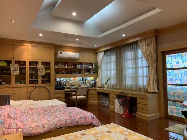 House and office warehouse