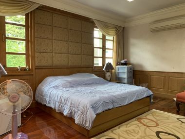 House and office warehouse