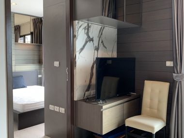 **ขายด่วน** Rhythm Asoke ขนาด 41.5 ตรม. 2 นอน  น้ำ ชั้น 24 ราคาขาย 6.8 ล้าน (รวมค่าใช้จ่ายแล้ว) Fully furnished (ต่อรองได้)