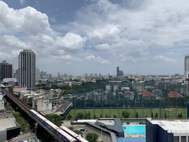 Hot! !! ! 1 Bedroom , 1 Bathroom for sale at Ideo Q Phayathai 1 Bedroom 1 Bathroom 8,100, 000THB Transfer 50/50 Fully furnished