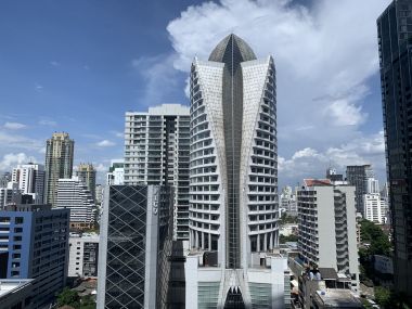 คอนโดให้เช่า ASHTON ASOKE ในราคาเพียง 32,000บาท/เดือน 1 ห้องนอน 1 ห้องน้ำ 35ตรม. ติดรถไฟฟ้า MRT สุขุมวิท เฟอร์นิเจอร์ครบพร้อมเข้าอยู่