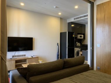คอนโดให้เช่า ASHTON ASOKE ในราคาเพียง 32,000บาท/เดือน 1 ห้องนอน 1 ห้องน้ำ 35ตรม. ติดรถไฟฟ้า MRT สุขุมวิท เฟอร์นิเจอร์ครบพร้อมเข้าอยู่