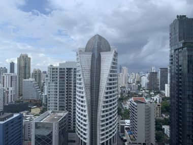 คอนโดให้เช่า ASHTON ASOKE ในราคาเพียง 36,000บาท/เดือน 1 ห้องนอน 1 ห้องน้ำ 25ตรม. ติดรถไฟฟ้า MRT สุขุมวิท เฟอร์นิเจอร์ครบพร้อมเข้าอยู่