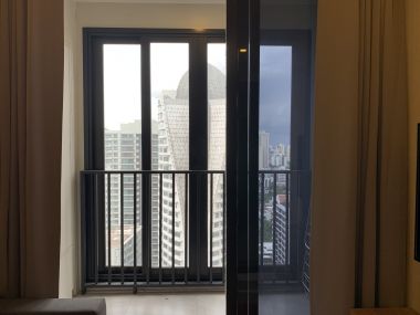 คอนโดให้เช่า ASHTON ASOKE ในราคาเพียง 36,000บาท/เดือน 1 ห้องนอน 1 ห้องน้ำ 25ตรม. ติดรถไฟฟ้า MRT สุขุมวิท เฟอร์นิเจอร์ครบพร้อมเข้าอยู่