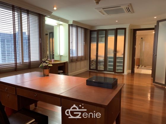 Las Colinas คอนโดหรู ใจกลางอโศก Style Penthouse 4 ห้องนอน 1 ห้องทำงาน 1 ห้องแม่บ้าน 700ตรม. ใกล้ BTS อโศก ให้เช่าเพียง 320,000บาท/เดือน เฟอร์นิเจอร์ครบพร้อมเข้าอยู่ (ราคาต่อรองได้)