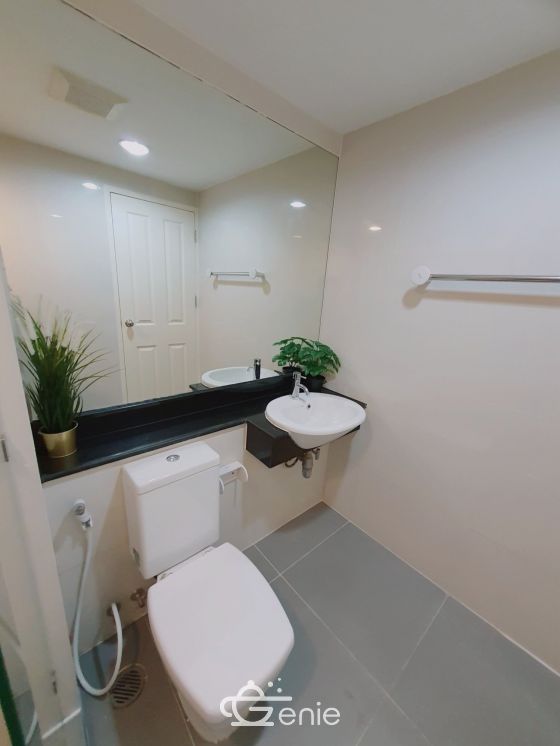 Condo for sale, Chateau in Town, Major Ratchayothin 2, Yield 6% (corner room 26.67 sqm., pool view, north) for sale by owner.