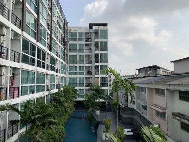 Condo for sale, Chateau in Town, Major Ratchayothin 2, Yield 6% (corner room 26.67 sqm., pool view, north) for sale by owner.