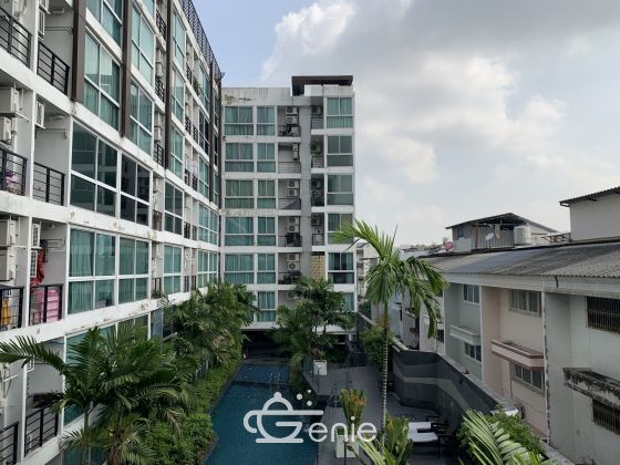 Condo for sale, Chateau in Town, Major Ratchayothin 2, Yield 6% (corner room 26.67 sqm., pool view, north) for sale by owner.