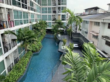 Condo for sale, Chateau in Town, Major Ratchayothin 2, Yield 6% (corner room 26.67 sqm., pool view, north) for sale by owner.