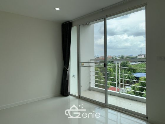 For rent at Elements Srinakarin 1 Bedroom 1 Bathroom 12,000/month Fully furnished