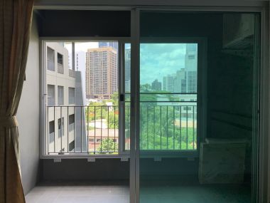 For Rent! at The Seed Musee 2 Bedroom 2 Bathroom 7th Floor 39,000THB/Month Fully furnished