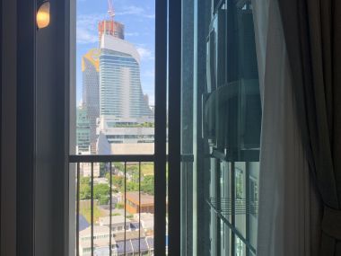 For rent at Life one wireless Type 1 Bedroom 1 Bathroom 35 Sqm. 20,000THB/month Fully furnished (can negotiate)