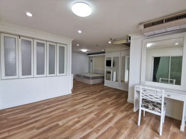 Room for rent at Fifty Fifth Tower on Sukhumvit 55