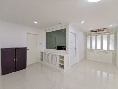 Room for rent at Fifty Fifth Tower on Sukhumvit 55