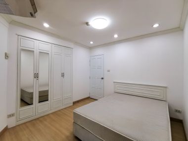 Room for rent at Fifty Fifth Tower on Sukhumvit 55