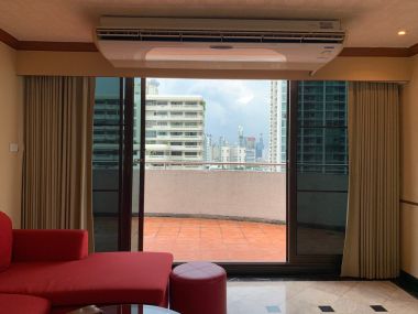 ขายด่วน 2 ห้องนอน 2 ห้องน้ำ ระเบียงใหญ่พิเศษ ราคาดีที่สุดในพร้อมพงษ์