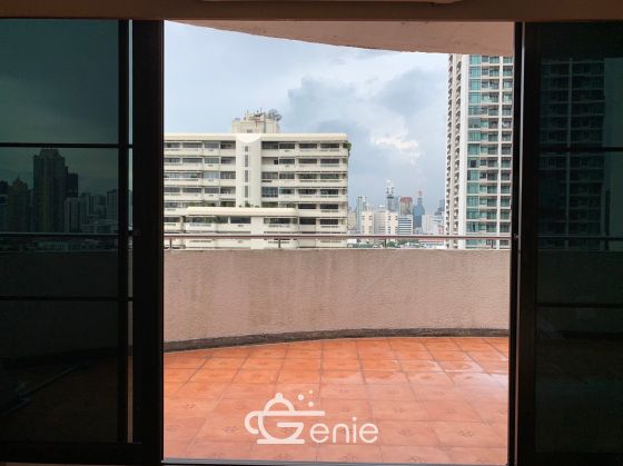 2 Bedrooms 2 bathrooms with huge terrace, sale in best price at Supalai Place 39