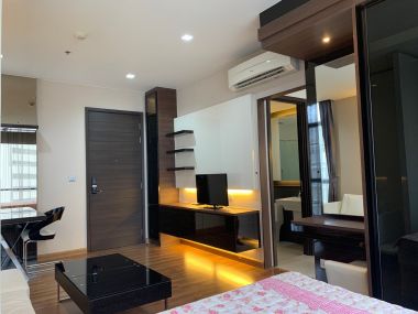 Hot Deal! Ivy Ampio ให้เช่าราคาพิเศษ เพียง 20,000บาท/เดือน สตูดิโอ 33 ตรม ใกล้ MRT ศูนย์วัฒนธรรมฯ ตกแต่งครบครบพร้อมเข้าอยู่