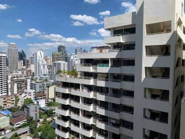 For rent at Saranjai Mansion 1 Bedroom 1 Bathroom 22,000THB/month Fully furnished