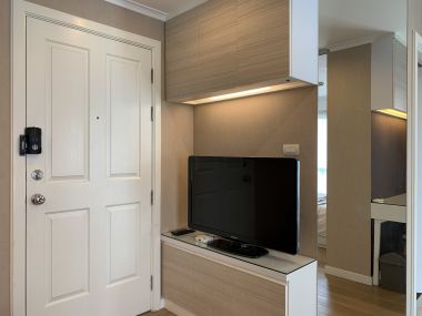 ปล่อยเช่า! ลุมพินี เพลส พระราม 4-กล้วยน้ำไท เพียง 14,000บาท/เดือน 1 ห้องนอน 1 ห้องน้ำ 28. 50 ตรม. ใกล้ BTS เอกมัย เฟอร์นิเจอร์ครบพร้อมเข้าอยู่