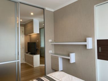 ปล่อยเช่า! ลุมพินี เพลส พระราม 4-กล้วยน้ำไท เพียง 14,000บาท/เดือน 1 ห้องนอน 1 ห้องน้ำ 28. 50 ตรม. ใกล้ BTS เอกมัย เฟอร์นิเจอร์ครบพร้อมเข้าอยู่