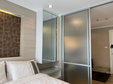 ปล่อยเช่า! ลุมพินี เพลส พระราม 4-กล้วยน้ำไท เพียง 14,000บาท/เดือน 1 ห้องนอน 1 ห้องน้ำ 28. 50 ตรม. ใกล้ BTS เอกมัย เฟอร์นิเจอร์ครบพร้อมเข้าอยู่