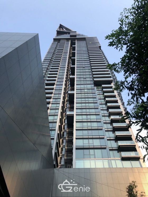 ขาย MARQUE Sukhumvit (มาร์ค สุขุมวิท) เพียง 83,200,000 บาท ค่าโอน 50/50 ขนาด 3 ห้องนอน 3 ห้องน้ำ 196.63 ตรม. ใกล้ BTS พร้อมพงษ์ เฟอร์นิเจอร์ครบพร้อมเข้าอยู่