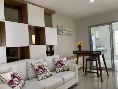 ขายด่วน!!! ราคาดี จนต้องรีบคว้าที่  Aspire Rama9 2 ห้องนอน 1 ห้องน้ำ 49 ตรม. ใกล้ MRT พระราม9 เพียง 5,300,000 บาท  เฟอร์นิเจอร์ครบพร้อมเข้าอยู่