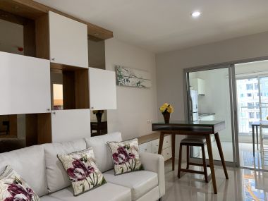 ขายด่วน!!! ราคาดี จนต้องรีบคว้าที่  Aspire Rama9 2 ห้องนอน 1 ห้องน้ำ 49 ตรม. ใกล้ MRT พระราม9 เพียง 5,300,000 บาท  เฟอร์นิเจอร์ครบพร้อมเข้าอยู่