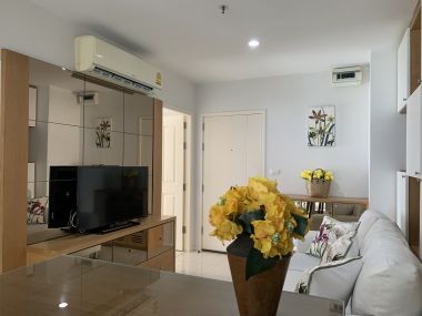 ขายด่วน!!! ราคาดี จนต้องรีบคว้าที่  Aspire Rama9 2 ห้องนอน 1 ห้องน้ำ 49 ตรม. ใกล้ MRT พระราม9 เพียง 5,300,000 บาท  เฟอร์นิเจอร์ครบพร้อมเข้าอยู่