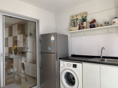 ขายด่วน!!! ราคาดี จนต้องรีบคว้าที่  Aspire Rama9 2 ห้องนอน 1 ห้องน้ำ 49 ตรม. ใกล้ MRT พระราม9 เพียง 5,300,000 บาท  เฟอร์นิเจอร์ครบพร้อมเข้าอยู่