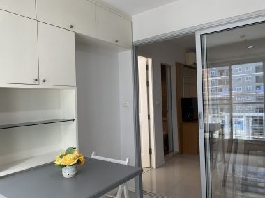 ขายด่วน!!! ราคาดี จนต้องรีบคว้าที่  Aspire Rama9 2 ห้องนอน 1 ห้องน้ำ 49 ตรม. ใกล้ MRT พระราม9 เพียง 5,300,000 บาท  เฟอร์นิเจอร์ครบพร้อมเข้าอยู่